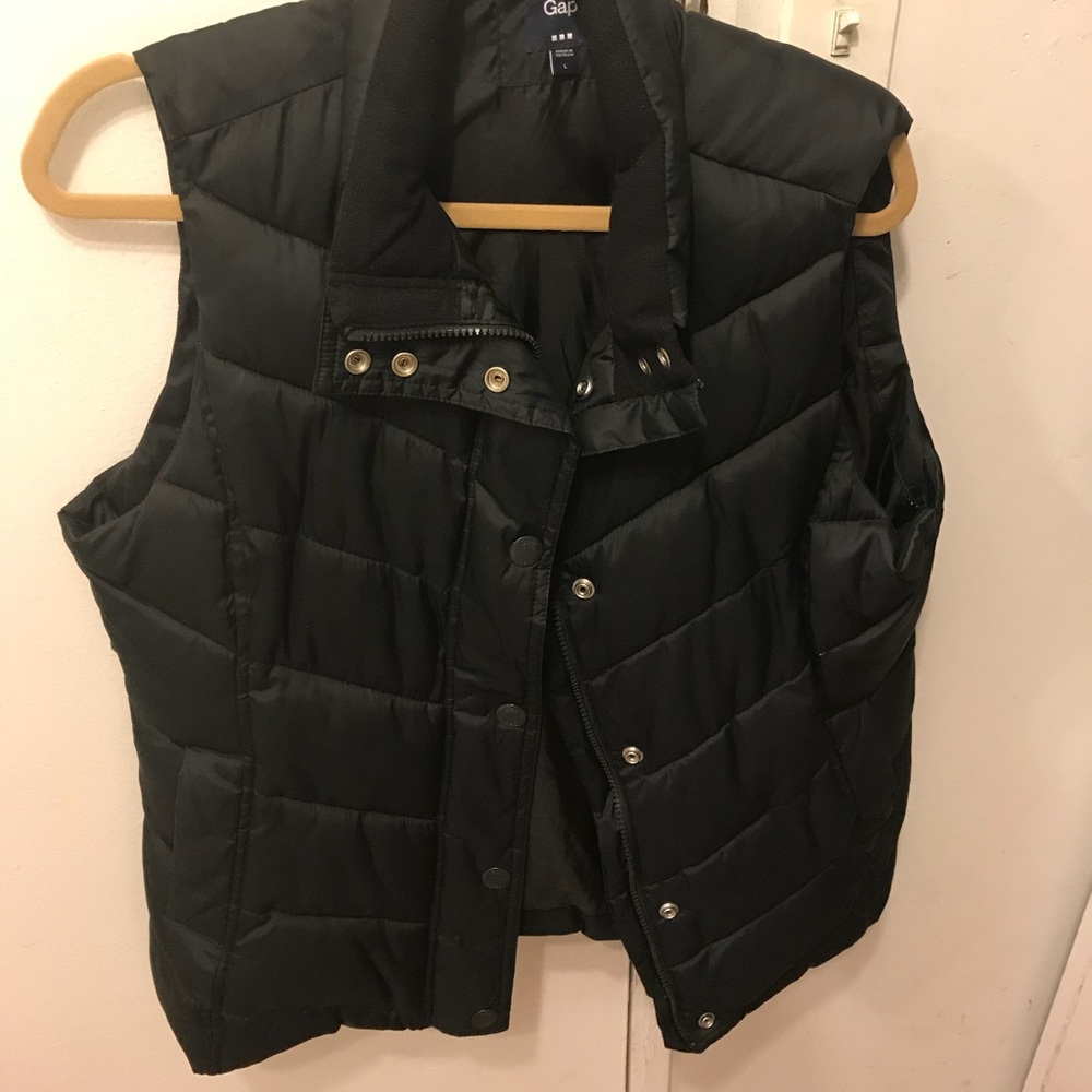Gap puffer vest